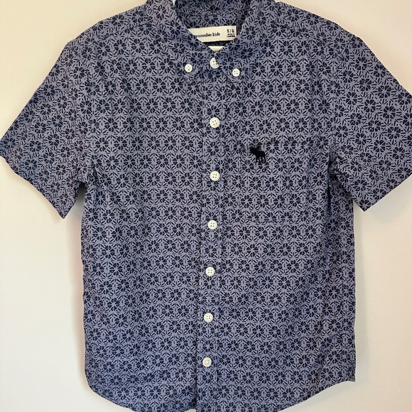 Abercrombie Kids short-sleeve icon shirt in a linen-blend fabric - Picture 1 of 4